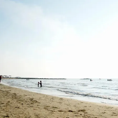 The Beachfront Вилла Голем